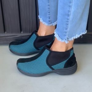 Lightweight Stretchy Wide Fit Comfort Ankle Bootie